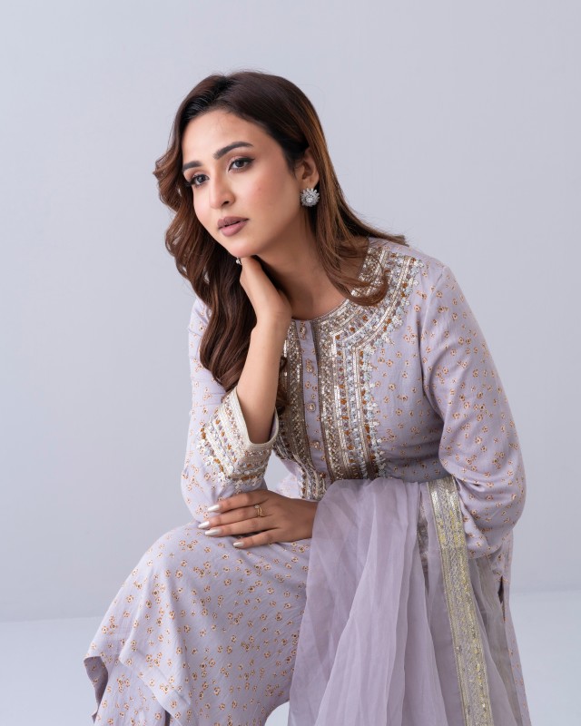 Smart Fit Embroidered Three-Piece Semi-Formal Ethnic Set